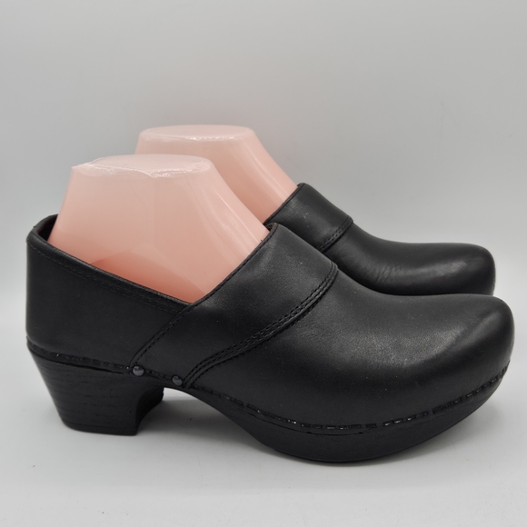 Dansko classic 2" heel leather clogs size 38 US size 7.5/ 8 - Picture 2 of 16